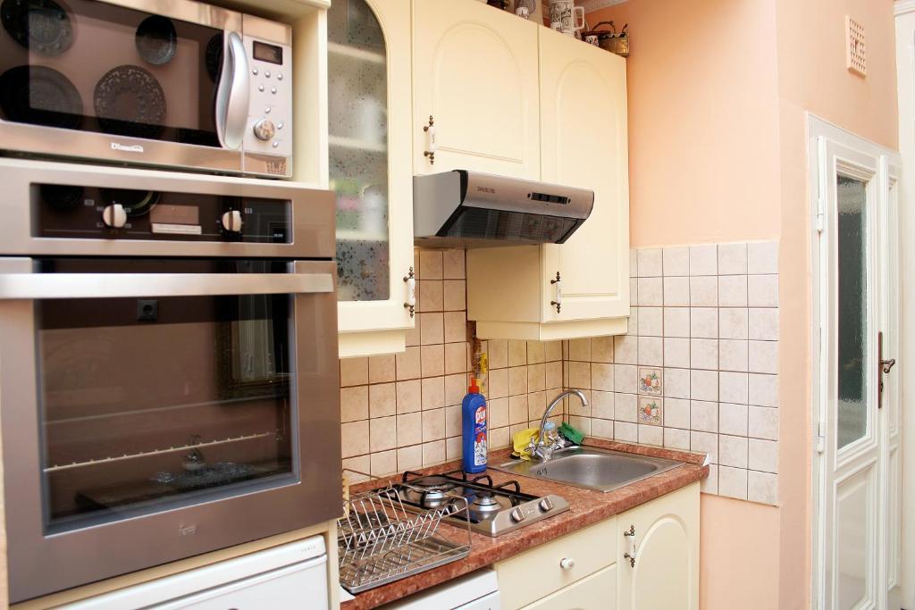 Budapest Tourist Apartments - Jozsef Koerut Exterior photo